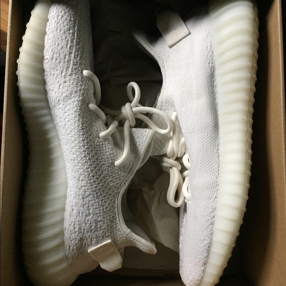 YEEZY’S - Picture 7 of 8